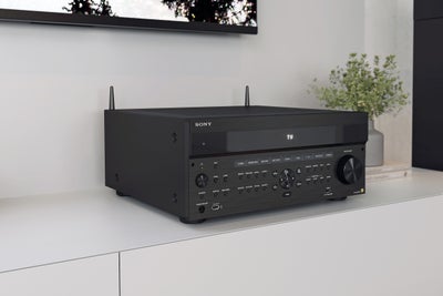 09_Closeup_angle_ES_Receiver_on_ent_console_front_panel_OFF__AZ7000_.jpg
