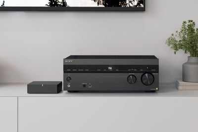 221104_12_Closeup_ES_Receiver_on_ent_console_and_SONOS_Port__AZ1000__no_antenna.jpg
